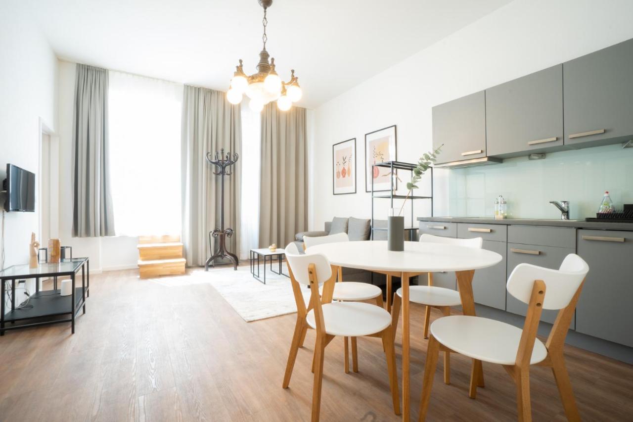 Spacious With Huge Shared Terrace And Grill Located Between Centre And Donau River Wiedeń
