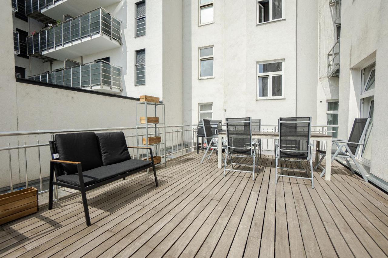 Spacious With Huge Shared Terrace And Grill Located Between Centre And Donau River Appartement Vienne